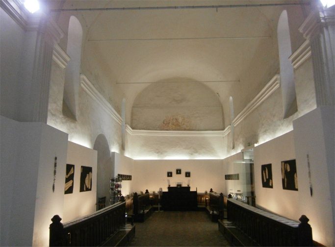 Intérieur coté autel