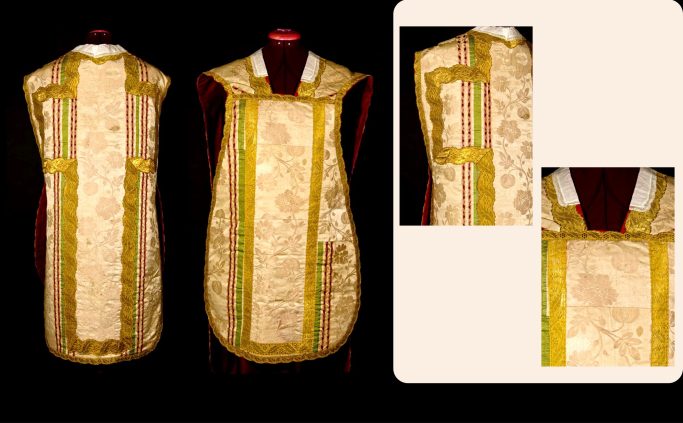 XIXe siècle Chasuble crème, galon doré et bandes de rayures verte et rouge