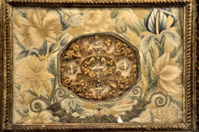 Reliquaiire de Saint Hilaire : Reliques de plusieurs saints – 17e