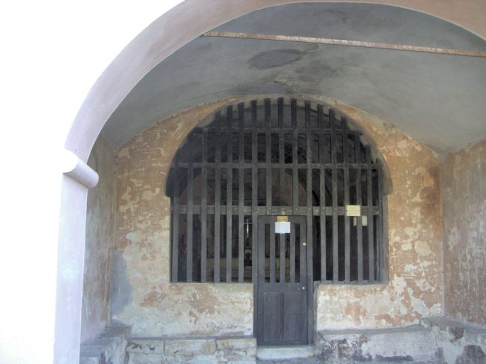 Porche de la chapelle